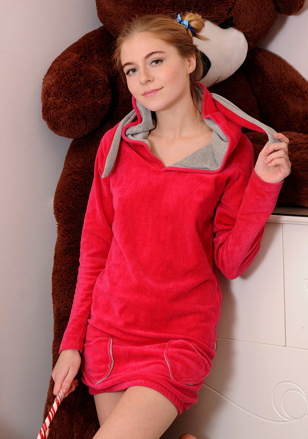 Вероника, 19 лет, 4 размер груди